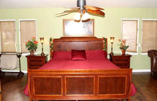 A-Frame Cabin Rental with Spacious Deck Overlooking the Cotee River, Florida - Foto 4