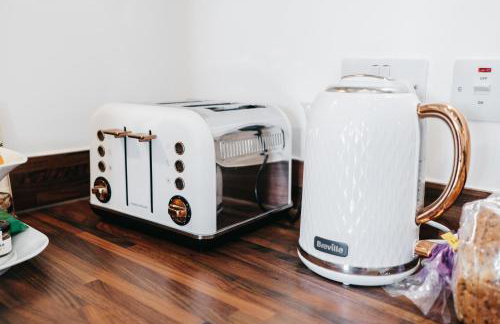 Oakgrove Apartment - 2 Bedroom with Terrance and private parking - Foto 9