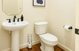 Shop, Soak &Sleep Galleria 3BR Retreat Private Jacuzzi - Foto 8