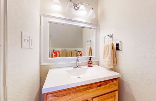 Lakefront Estate Stunning Views, Deck, Bar and Dock - Foto 29