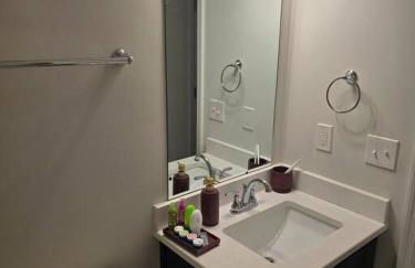 Spacious Modern Retreat Near Downtown - Photo 17