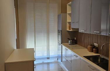 Bilocale di Prestigio a pochi passi a piedi dallo IEO 10 minuti in auto da HUMANITAS 15 minuti dal centro di Milano - Foto 8