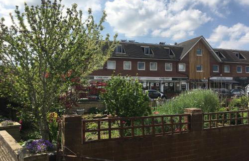 AmberBlue@Epsom - Photo 3