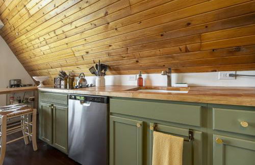 Scenic 2BR A-Frame w Hot Tub & Views - Foto 22