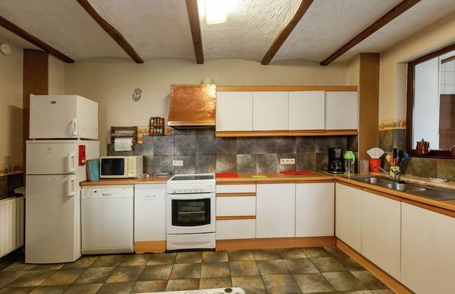 Holiday Home in Bastogne With Garden - Photo 14