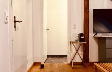 b e d & a g e d e s i g n -medium- wunderschönes Zimmer mit Bad - Rechnungserstellung für Geschäftsreisende & Firmen - Foto 8