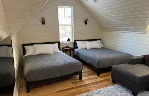 25-Bed, Amenity-Rich Estate in a Private Forest - Foto 64