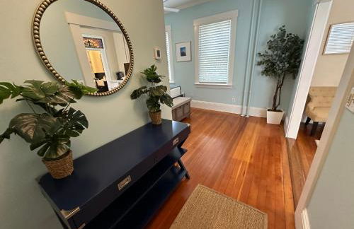 Charming Victorian Home Downtown Newport - Photo 41