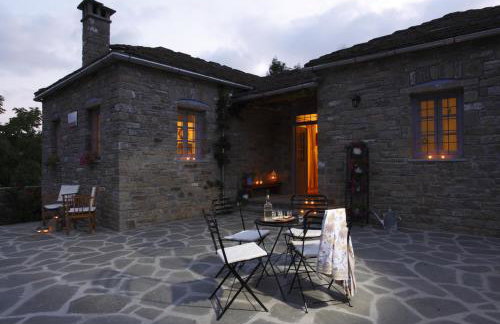 Papigo Stonehouse - Photo 1