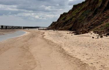 Number 10 - Photo 18