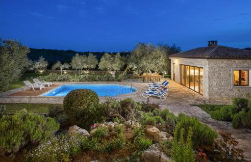 4 Bedroom Nice Home In Buje - Foto 23