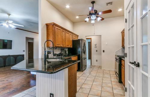 Sleek 4BR OKC Stay by StayLage - Photo 29