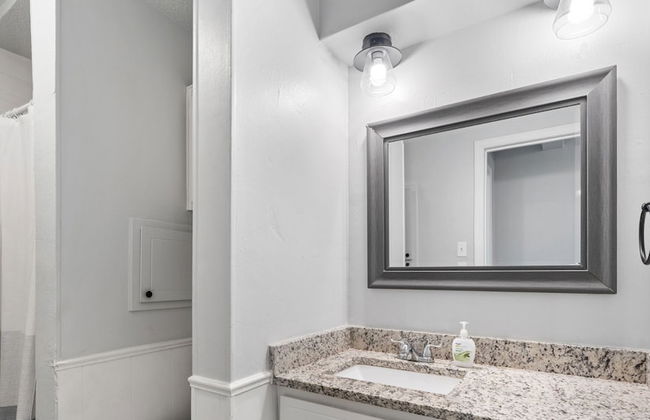 Spacious Retreat 8 Bedroom River - Photo 28