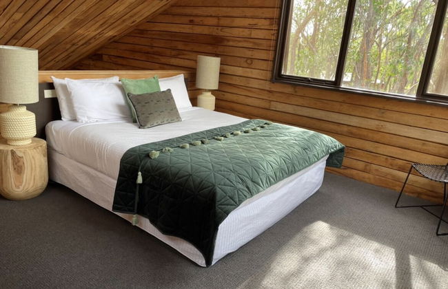 DULC Cabins - Photo 16