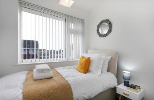 Cosy 4-BDR Family-Friendly House in North Hykeham, with High Speed Free WiFi, Secure Parking, Sleeps Up to 7, Long-Term Stays Allowed! - Foto 43