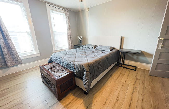 THE 1023 With Private Yard & Parking, Near Falls & Casino by Niagara Hospitality - Photo 14