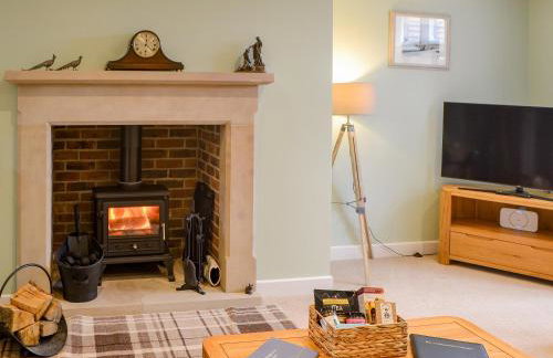 Addycombe Cottage - Photo 4