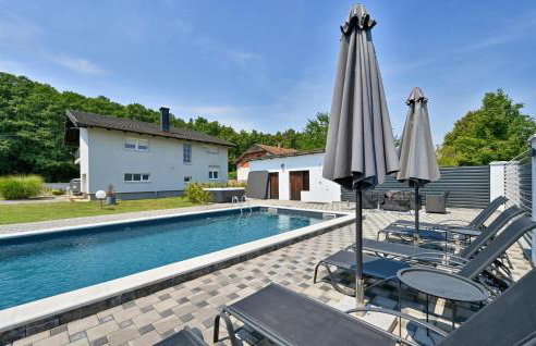 Gorgeous Home In Krizevci - Photo 9