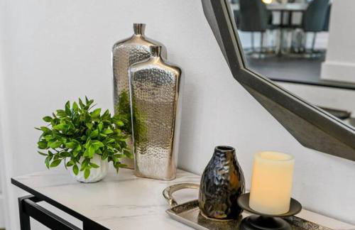 Luxury pool home near the beach! - Foto 51