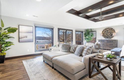 LOTO Pointe, Updated Luxury Home w/ Boat & PWC Slip, Boat Ramp, Firepits, Pool Table & More! - Foto 13