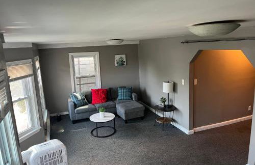 Downtown Beverly Apartment 8 Minutes to Salem and has King Beds - Photo 24