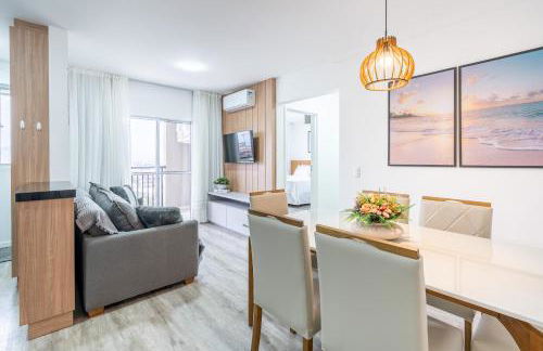 Apartamento 150m da PRAIA com SACADA, WI-FI AR CONDICIONADO, PISCINA, PORTARIA 24h, PLAYGROUND e vaga de GARAGEM - Foto 13