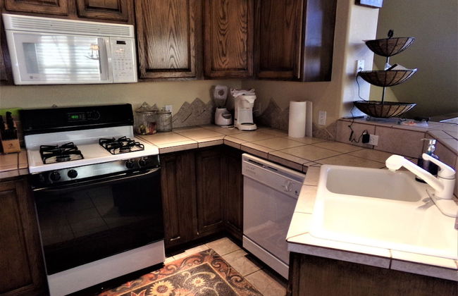 Fawn Townhome 4 bed 3 bath HTJP4 - Foto 11