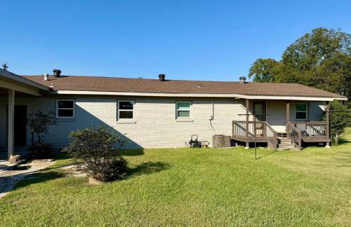 Serene Bayou Retreat - Spacious Family Home - Foto 25