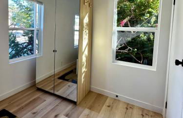 Modern, Remodeled Echo Park House-Walk to Sunset Blvd, Dodgers Stadium, Shops, Bars, Restaurants, Lake, Concerts - Photo 7