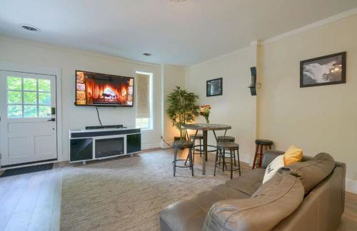 Swaying Pines Cabin w/EV Charger - Foto 10