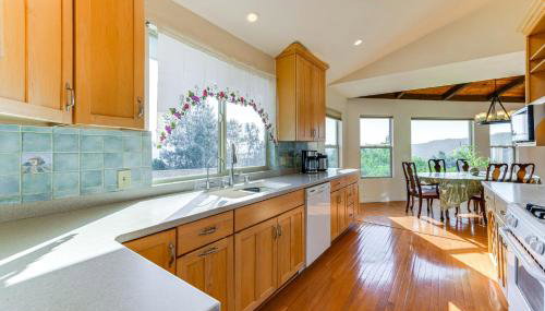 Kelseyville Home with Deck and Clear Lake Views! - Foto 2