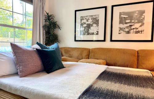 Central location Hot Tub Heated Pool Digital Game Table - Foto 31