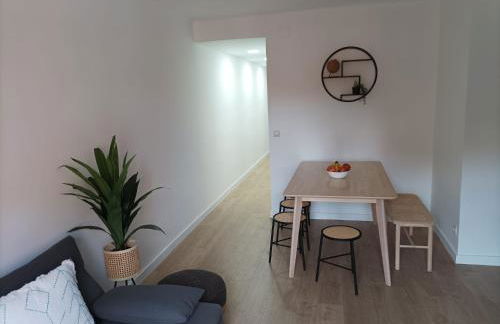 COOL! 5' to metro. 15' to Center/beach by metro. - Photo 18