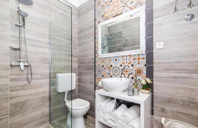 Charming Villa With Outdoor Pool, Bbq, and Sun Deck in Tranquil Kaštela Area - Foto 22