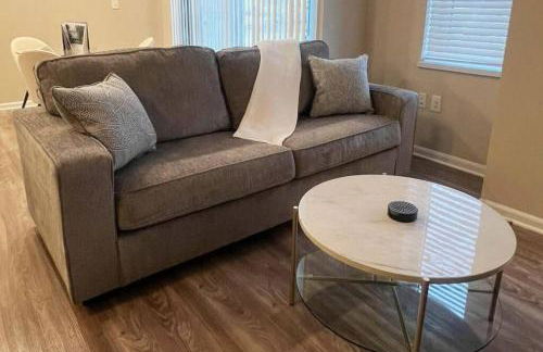 Fall Deals!! Modern 1 BR and Sleeper Sofa in Heart of Midtown Kansas City! - Foto 4