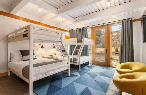 Beautiful Lakescape-4 BR Home with Heated Pool & Rec Space-Family Friendly - Foto 31