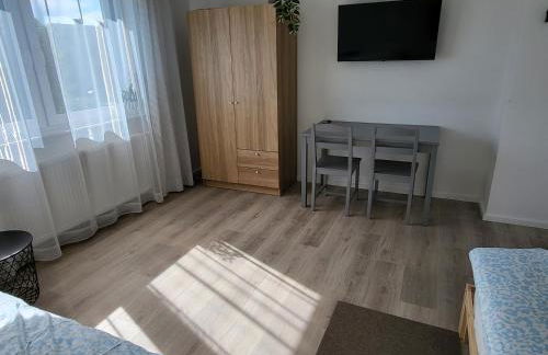 Emily Apartments, moderne ruhige Wohnung, nur 4 km von der A2 - Foto 9