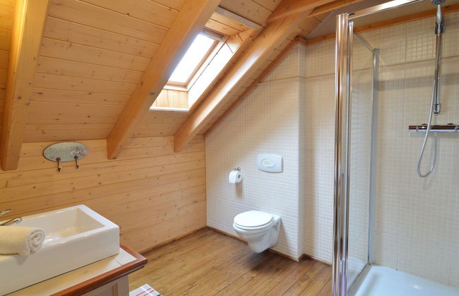 Affluent Chalet in Septon with Whirlpool, Sauna, Hot Tub - Foto 17