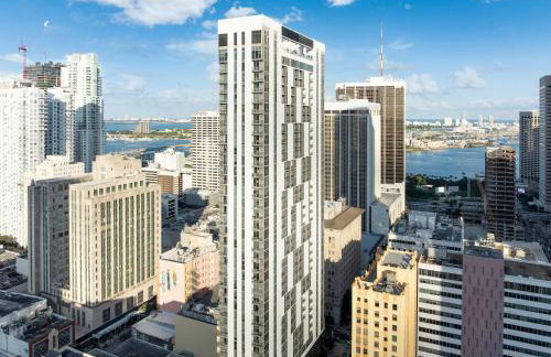 Vibrant Downtown Haven with Rooftop Pool & Parking - Foto 35