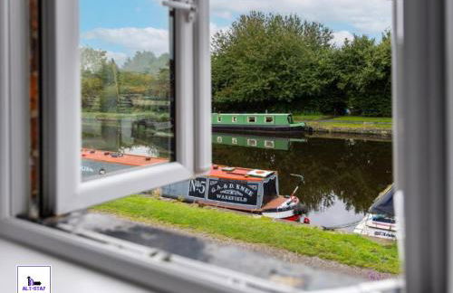 Calder Row by Alt-Stay Contractor Accommodation - 3 Bed Canal Side Contractor Home With Parking, Wi-Fi & Full Kitchen - Ideal For Long stays - Foto 25