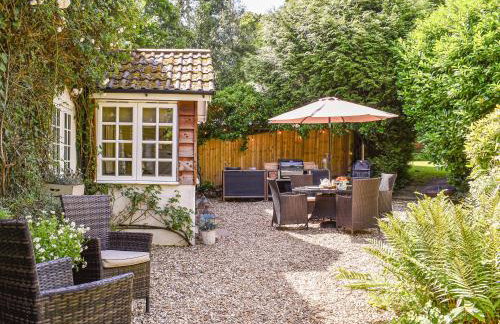 Greenbank Cottage - Photo 2