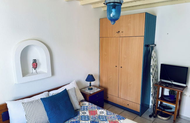 Stylish 2 Bd Escape Apt at Ornos Beach - Photo 2