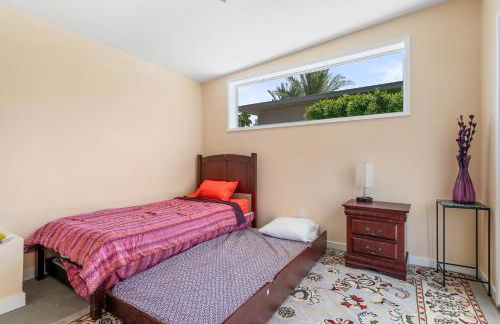 Palm Springs Home with a Resort Style Backyard -Joy pool hot tub views - Foto 37