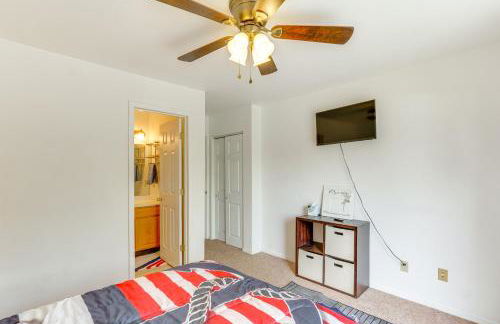 Balcony and Fire Pit Home on Lake of Ozarks! - Foto 13