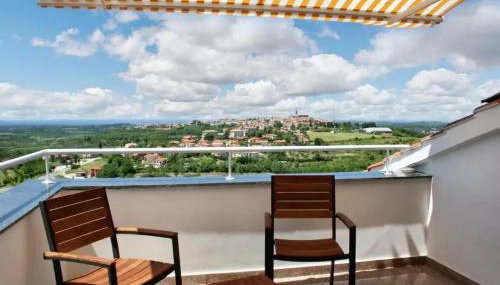 Family villa in Buje with pool and sea view - Foto 4