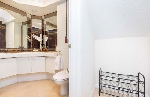 MOONGATE by BOURNECOAST - A Delightful Chalet Bungalow with a Garden and Parking - HB10672 - Foto 23