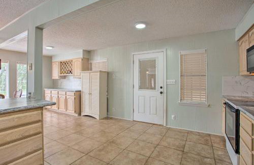 Possum Kingdom Lakefront Home with Patio and Dock! - Foto 6