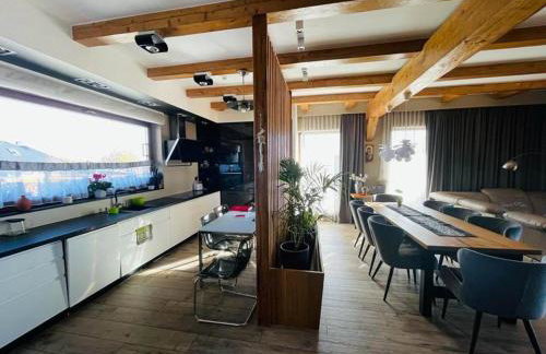 Chata pod strzechą w Beskidach - Foto 31