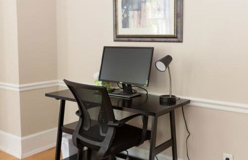 Spacious 2BR in Grand Old Home, Downtown Durham - Photo 57