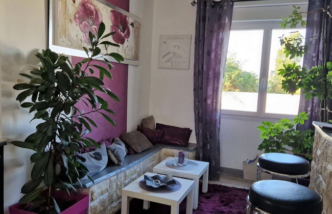 Holiday House With Private Pool in a Shared Property - Foto 9